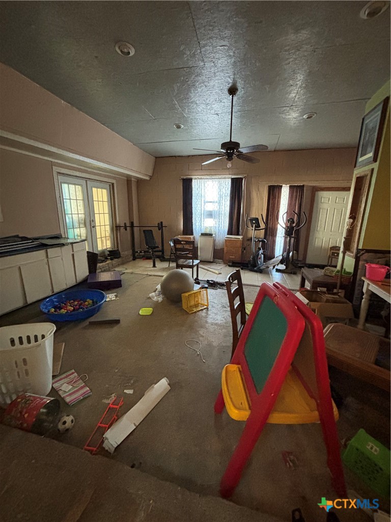 946 County Road 4818 Property Photo 14