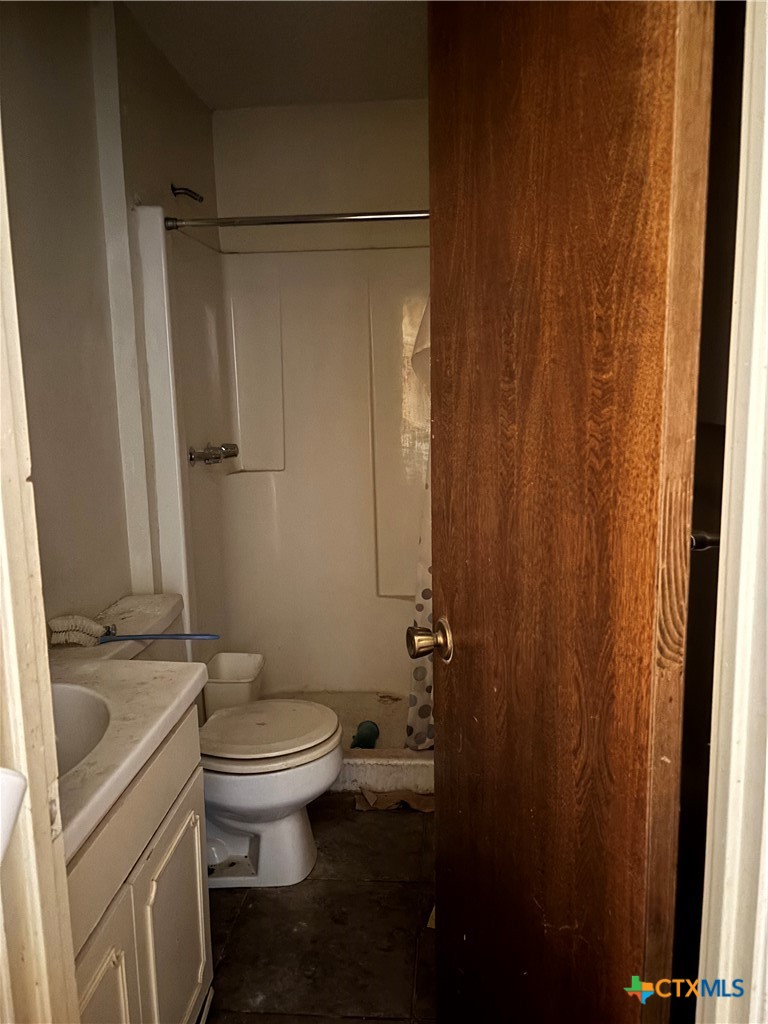 946 County Road 4818 Property Photo 27