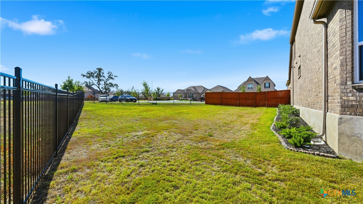820 Silverberry Drive Property Photo 37