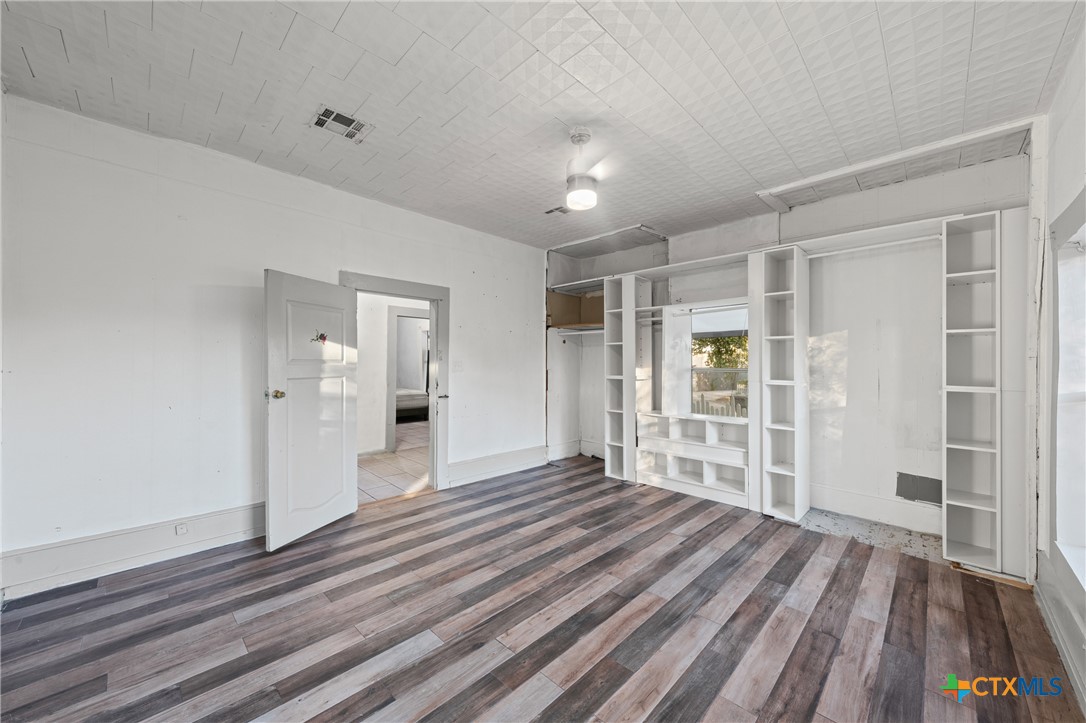 1014 S 3rd Property Photo 6