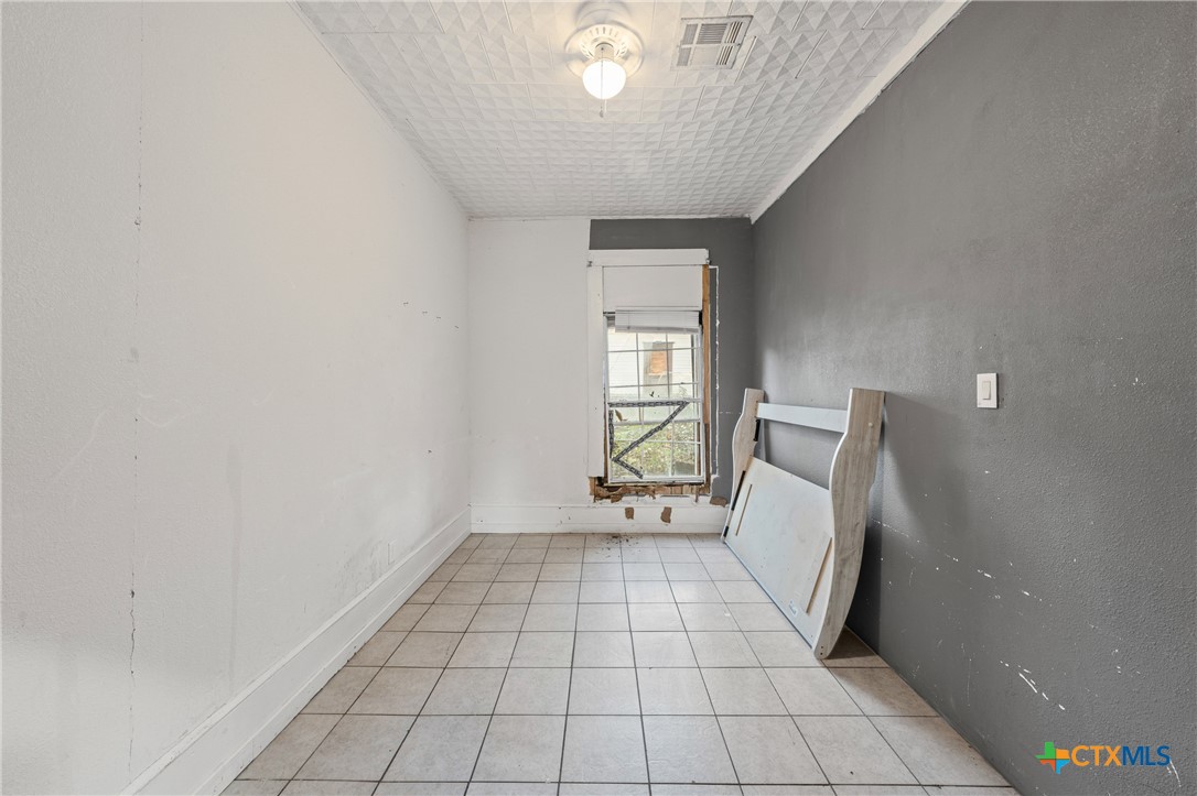 1014 S 3rd Property Photo 7