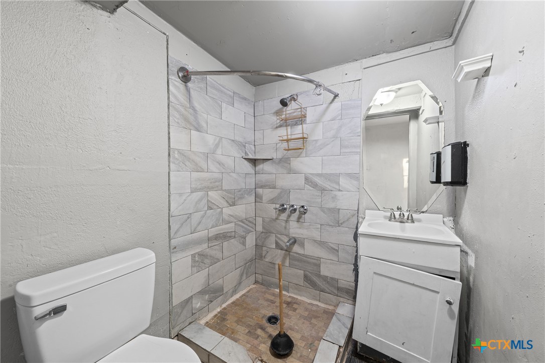 1014 S 3rd Property Photo 9