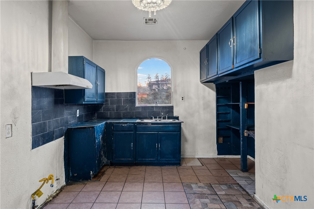 1014 S 3rd Property Photo 13