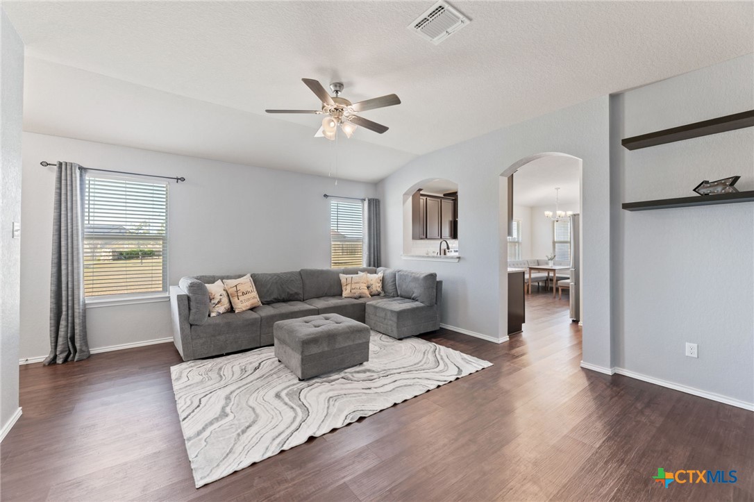 109 Kyra Lane Property Photo 5