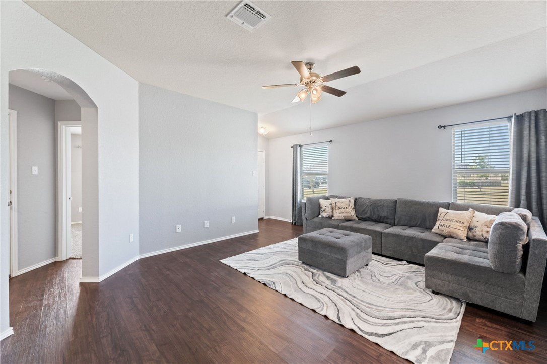 109 Kyra Lane Property Photo 6