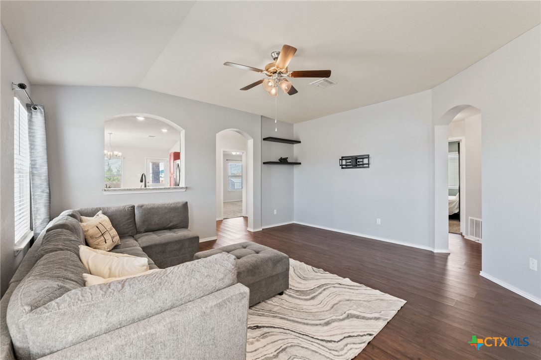 109 Kyra Lane Property Photo 7