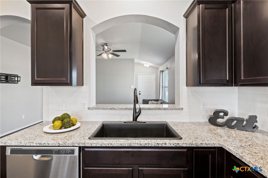 109 Kyra Lane Property Photo 16