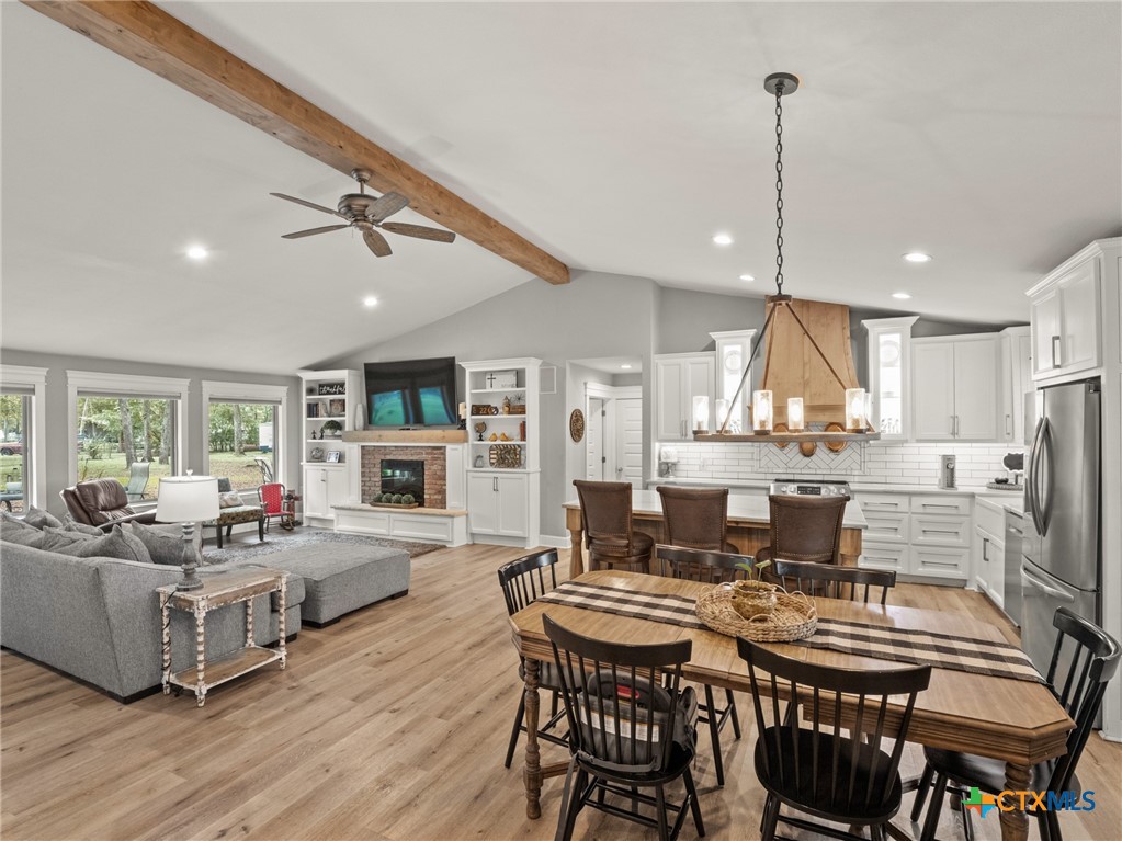 3177 Wooded Acres Road Property Photo 1