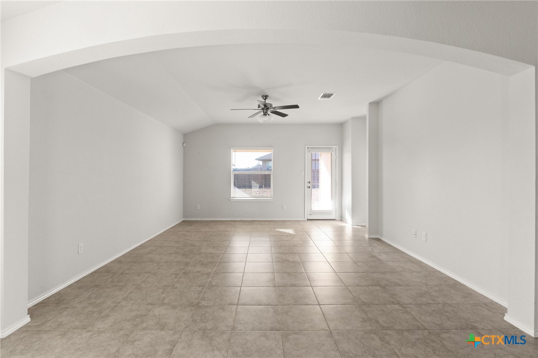 1825 Fall Creek Court Property Photo 6