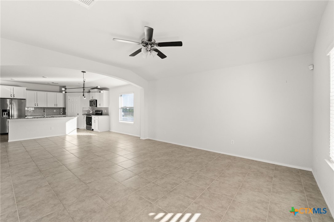 1825 Fall Creek Court Property Photo 8