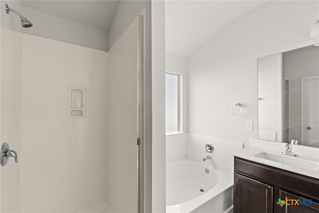 1825 Fall Creek Court Property Photo 13