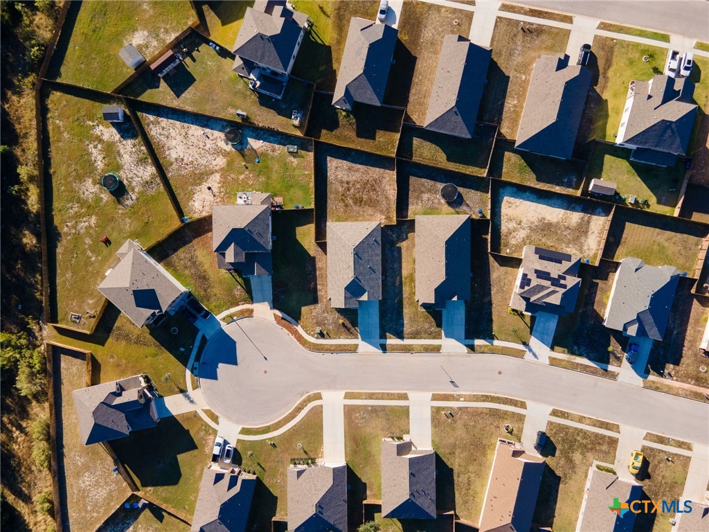 1825 Fall Creek Court Property Photo 24