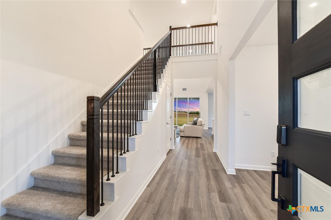 737 Leeward Pass Property Photo 6