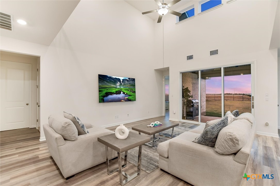 737 Leeward Pass Property Photo 10