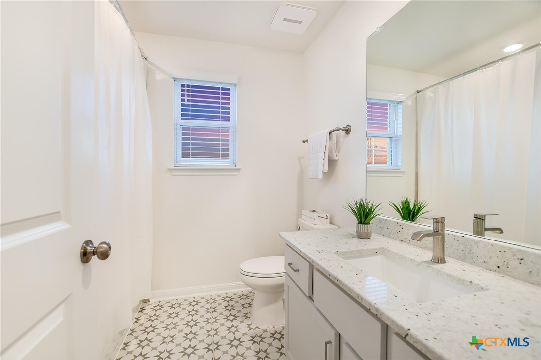 737 Leeward Pass Property Photo 23