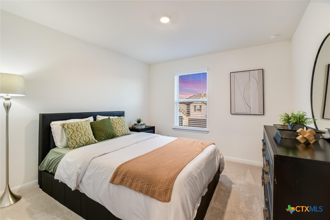 737 Leeward Pass Property Photo 24