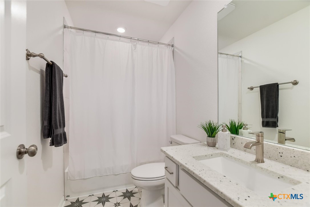 737 Leeward Pass Property Photo 25