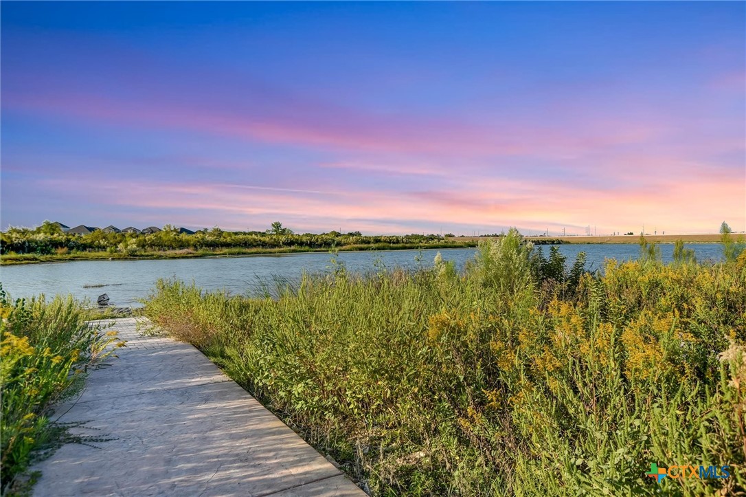 737 Leeward Pass Property Photo 39