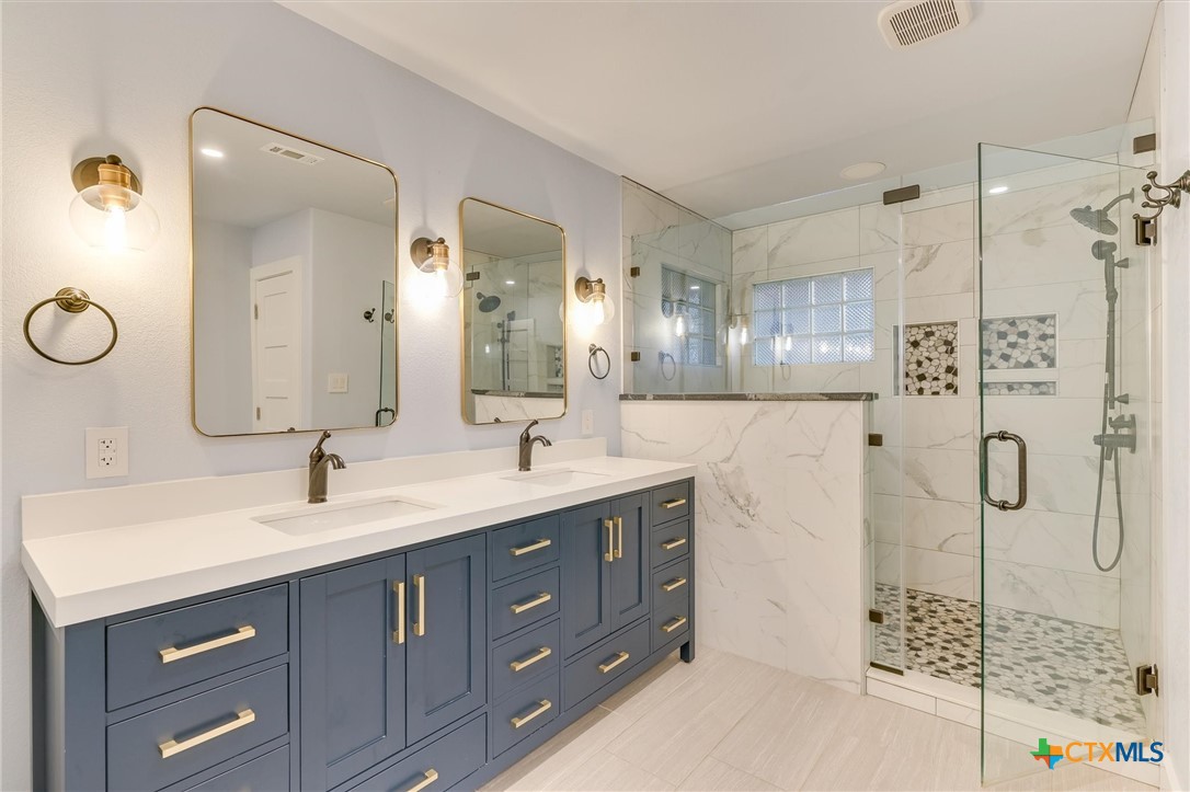 2405 Bahama Road Property Photo 2