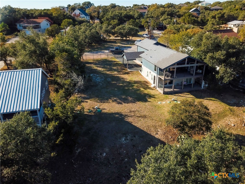 864 Lakebreeze Drive Property Photo 5