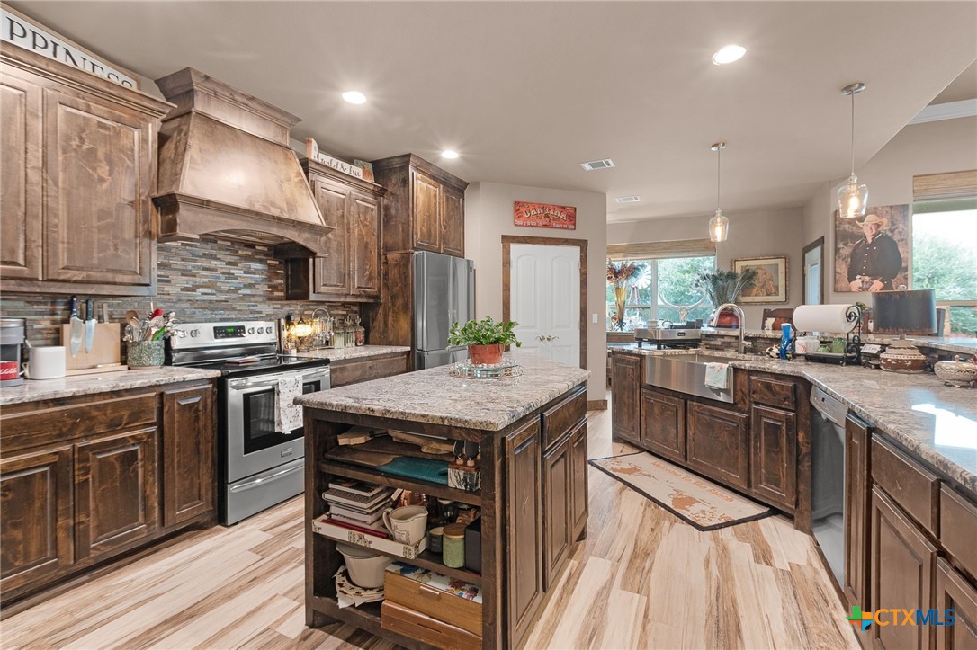 430 Supple Drive Property Photo 12