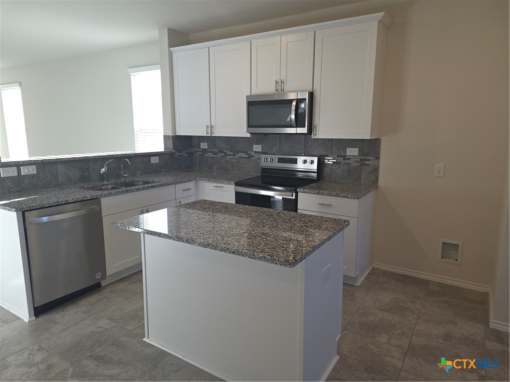 874 Crested Iris Property Photo 4