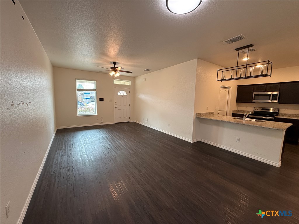 5005 Rose Garden Loop Property Photo 5