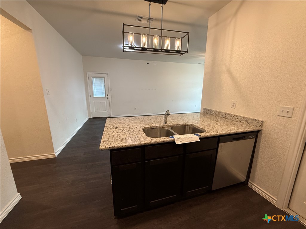 5005 Rose Garden Loop Property Photo 9