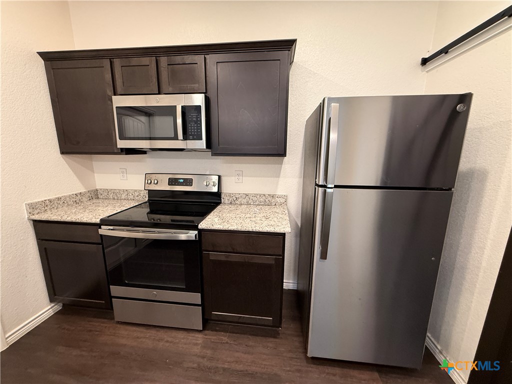 5005 Rose Garden Loop Property Photo 10