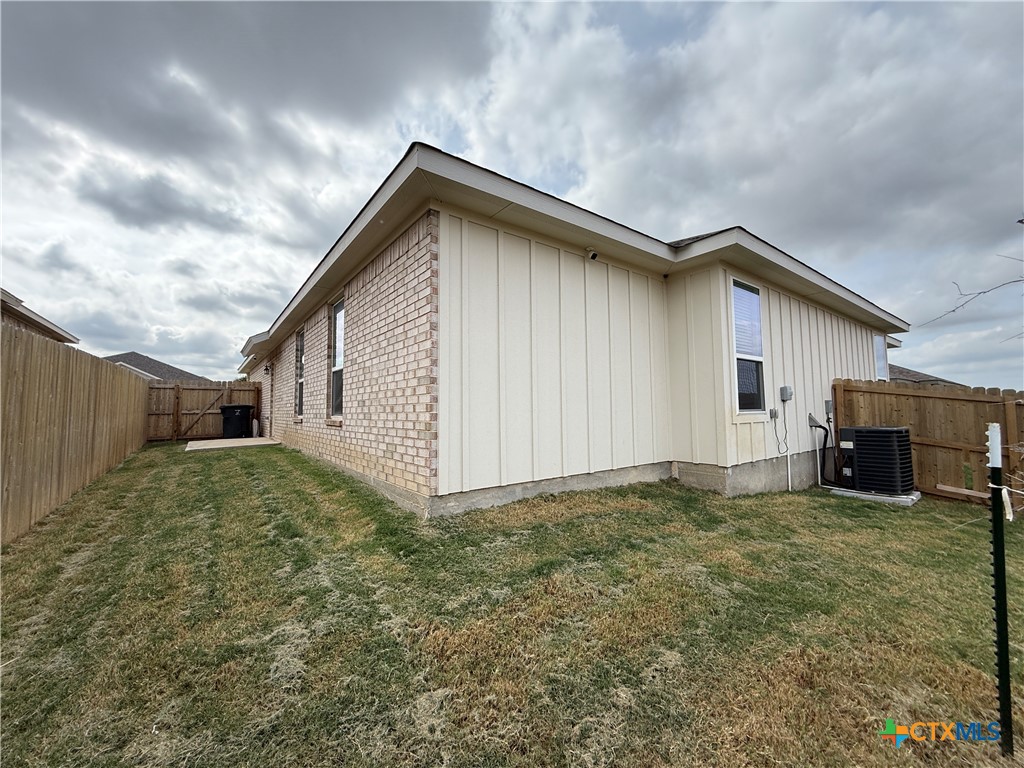 5005 Rose Garden Loop Property Photo 32