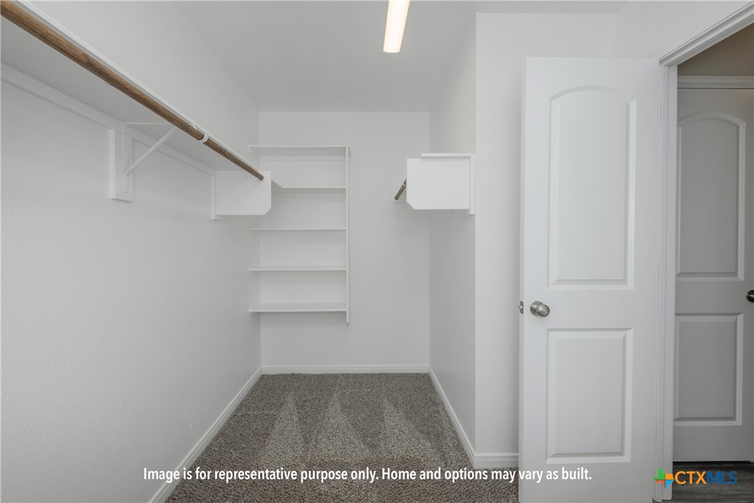 1908 Meridian Loop Property Photo 2