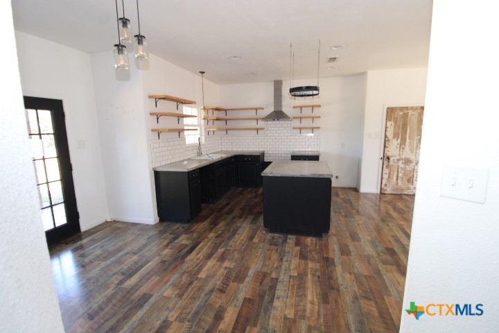 536 E Third Street Property Photo 7