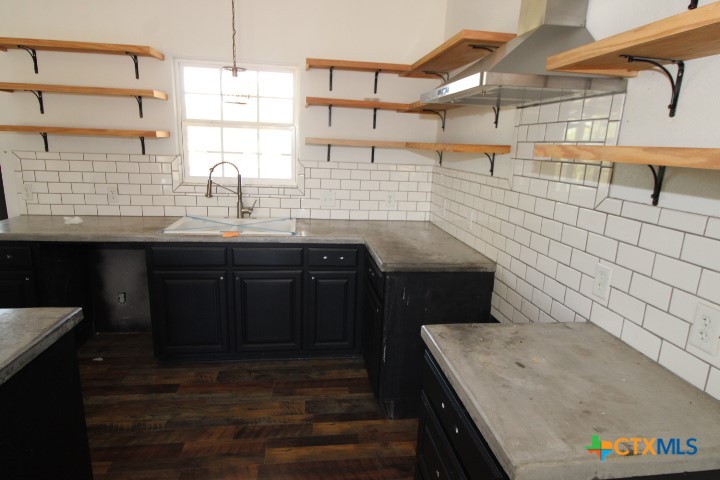 536 E Third Street Property Photo 8