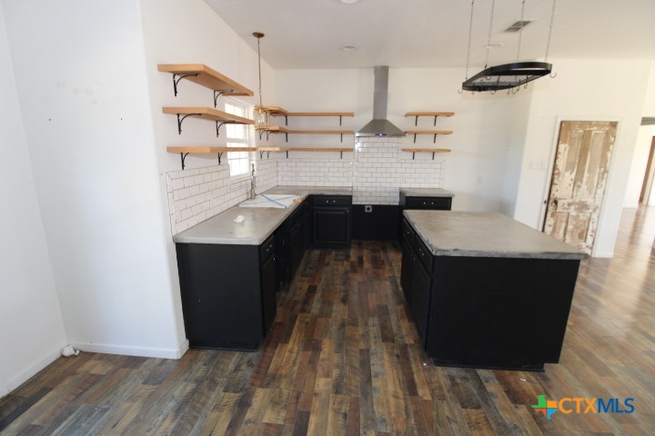 536 E Third Street Property Photo 9