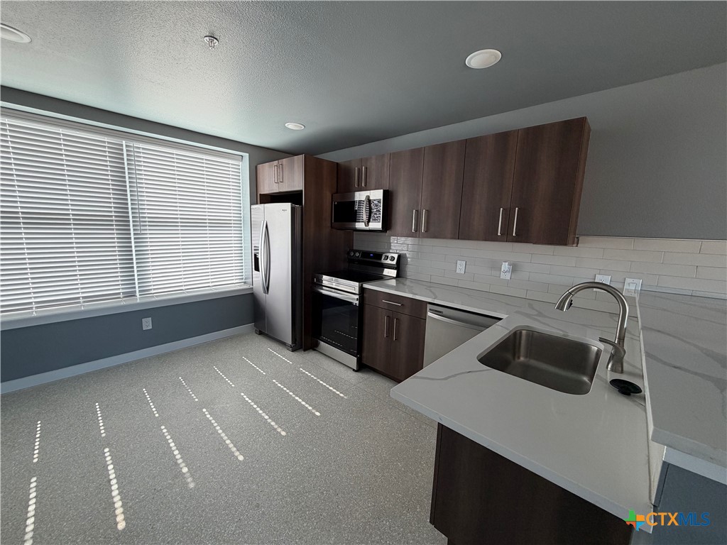 103 East Central Avenue Property Photo 2