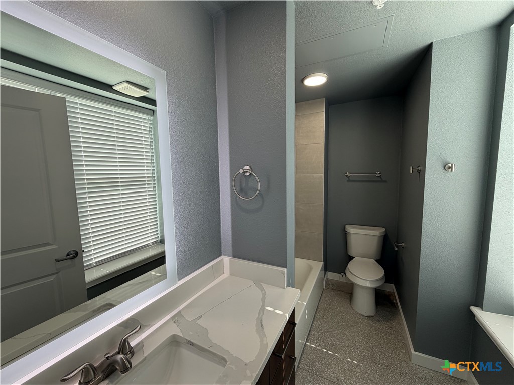 103 East Central Avenue Property Photo 11