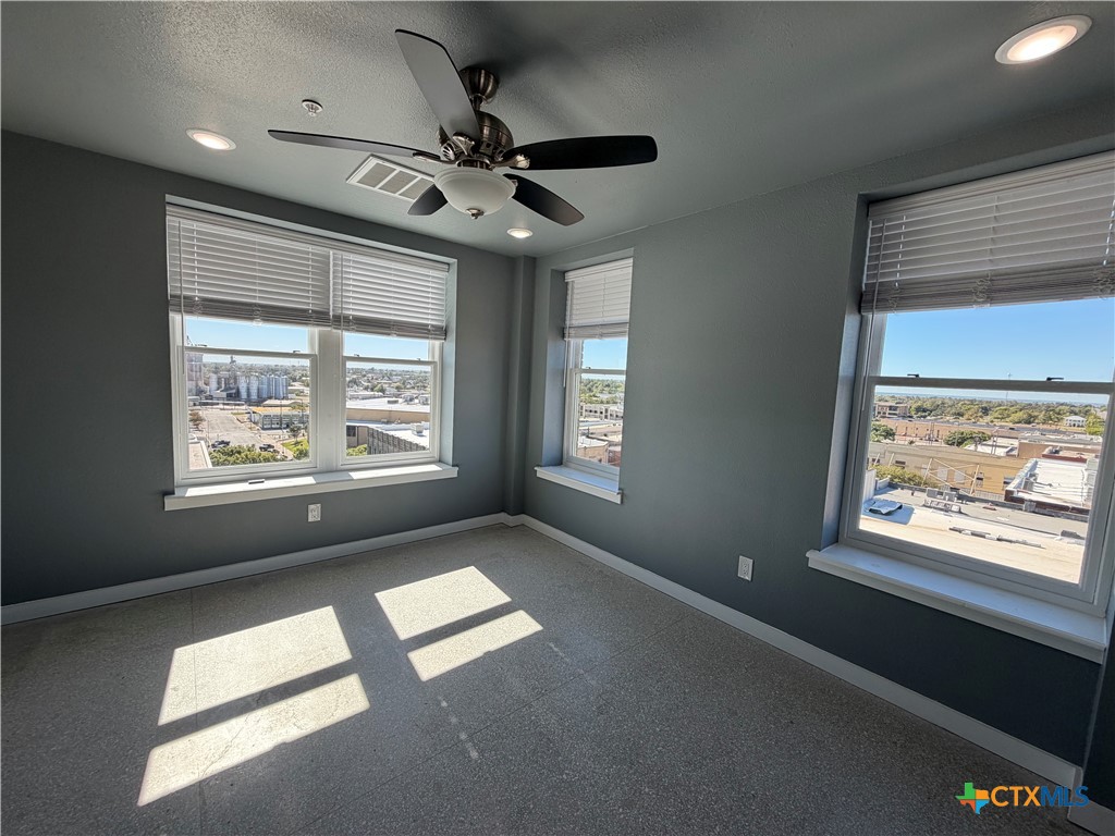 103 East Central Avenue Property Photo 15