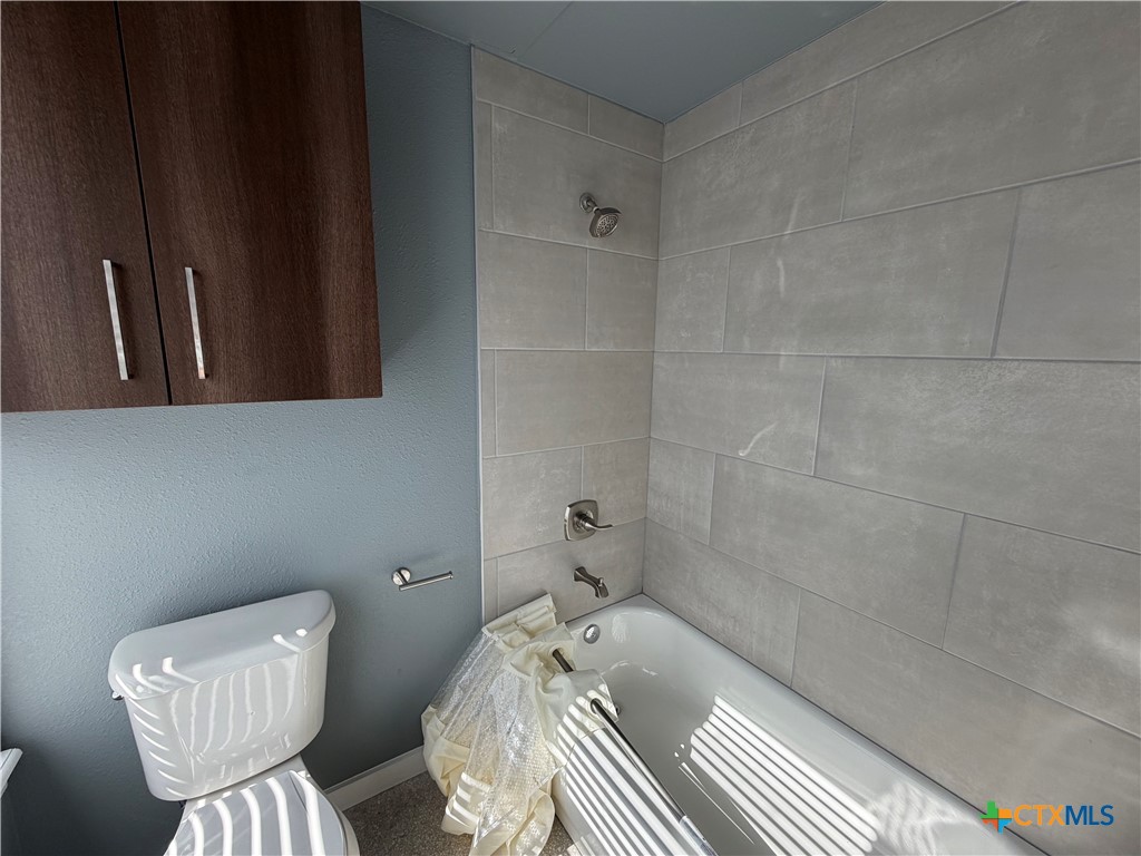 103 East Central Avenue Property Photo 17