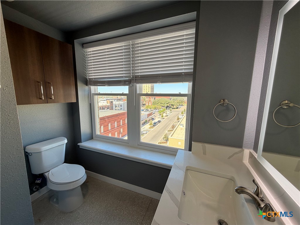 103 East Central Avenue Property Photo 21