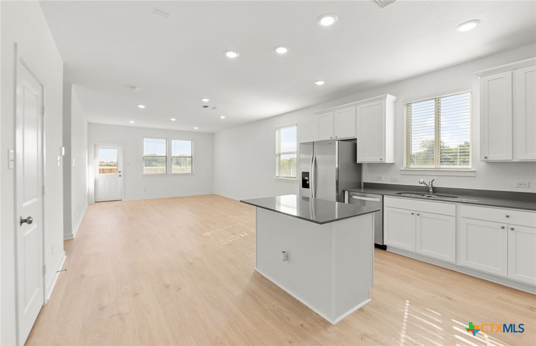 2807 Dimmit Drive Property Photo 7