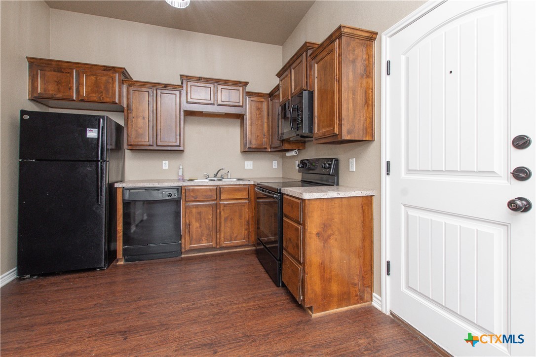 502 Sladecek Drive A Property Photo 6