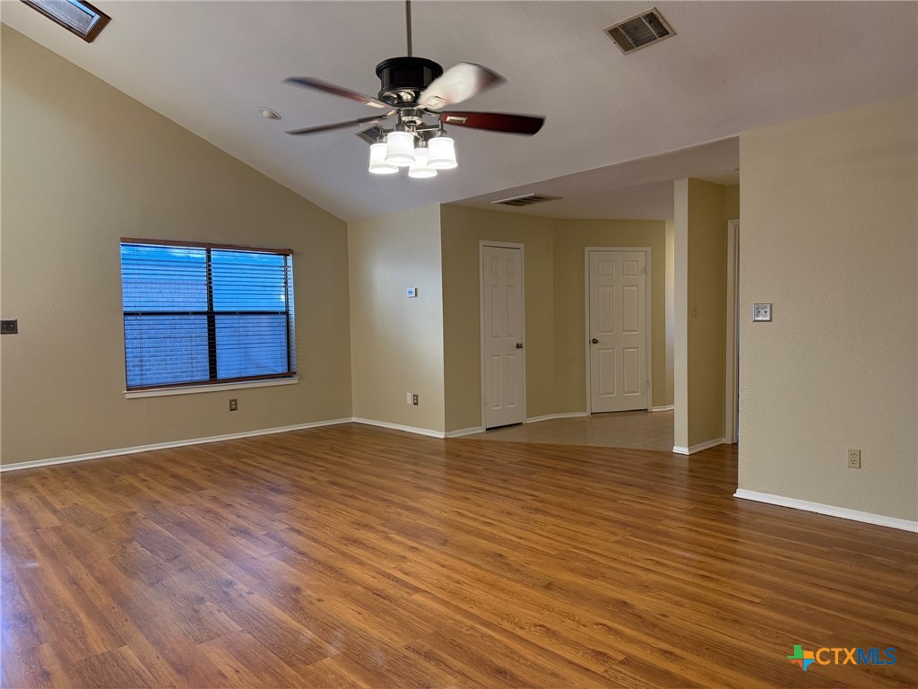 758 Briarbend Drive Property Photo 9