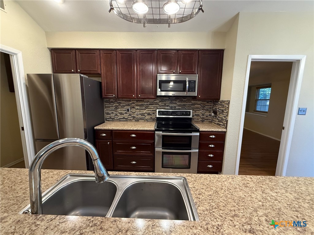758 Briarbend Drive Property Photo 17