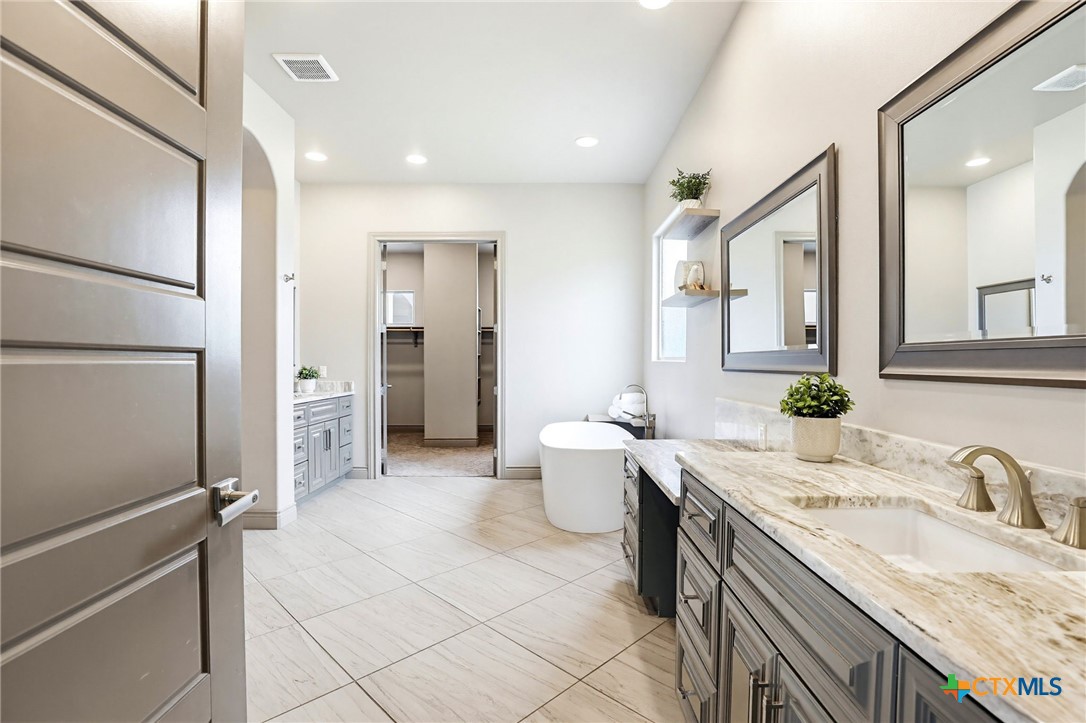 2447 Wallaby Circle Property Photo 14