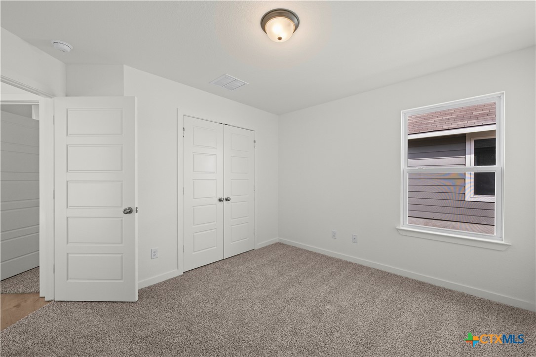 1916 Meridian Loop Property Photo 14