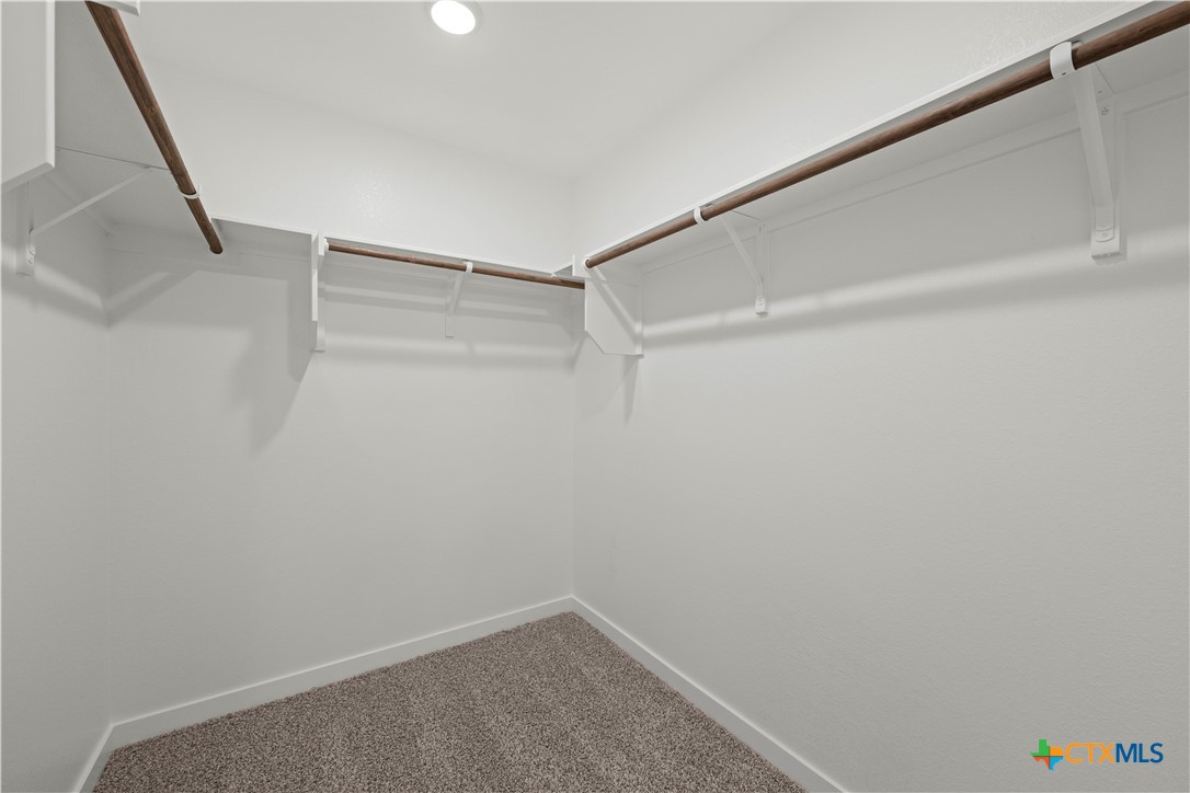 1916 Meridian Loop Property Photo 15
