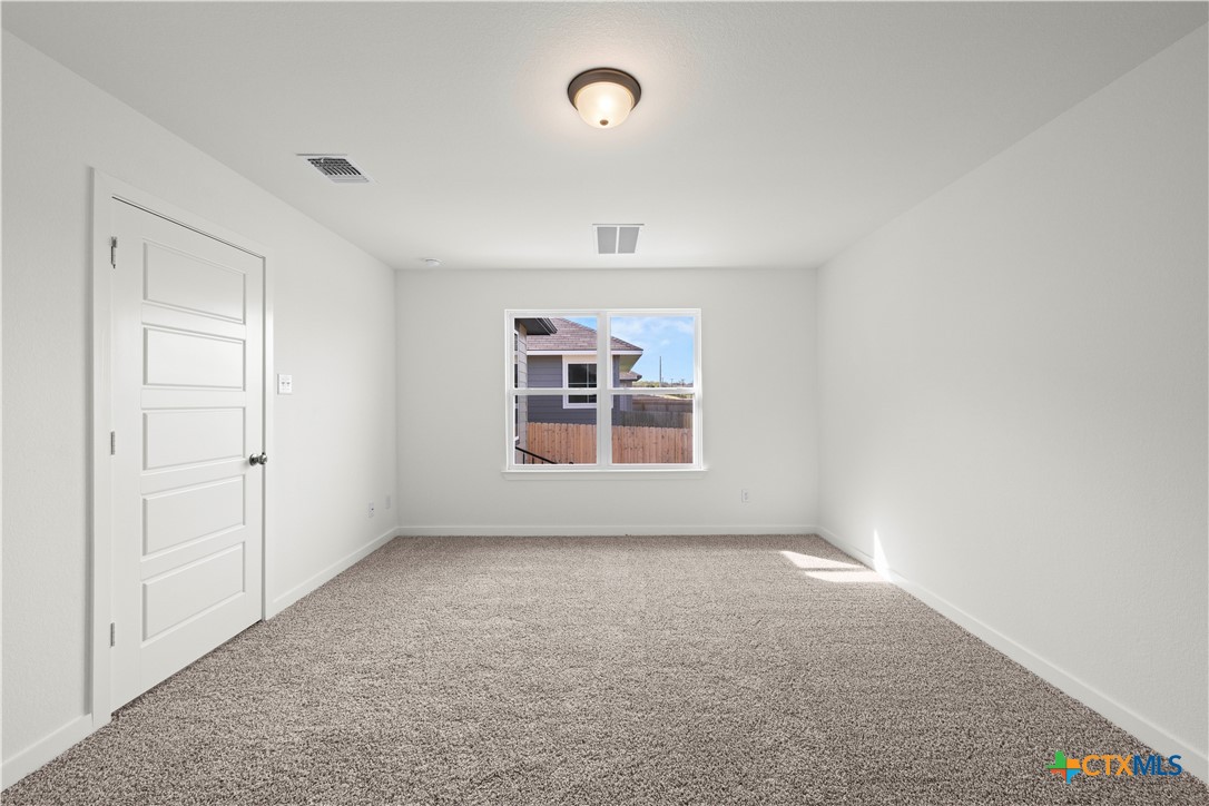 1916 Meridian Loop Property Photo 18