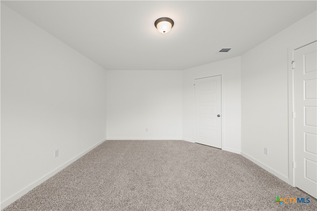 1916 Meridian Loop Property Photo 19