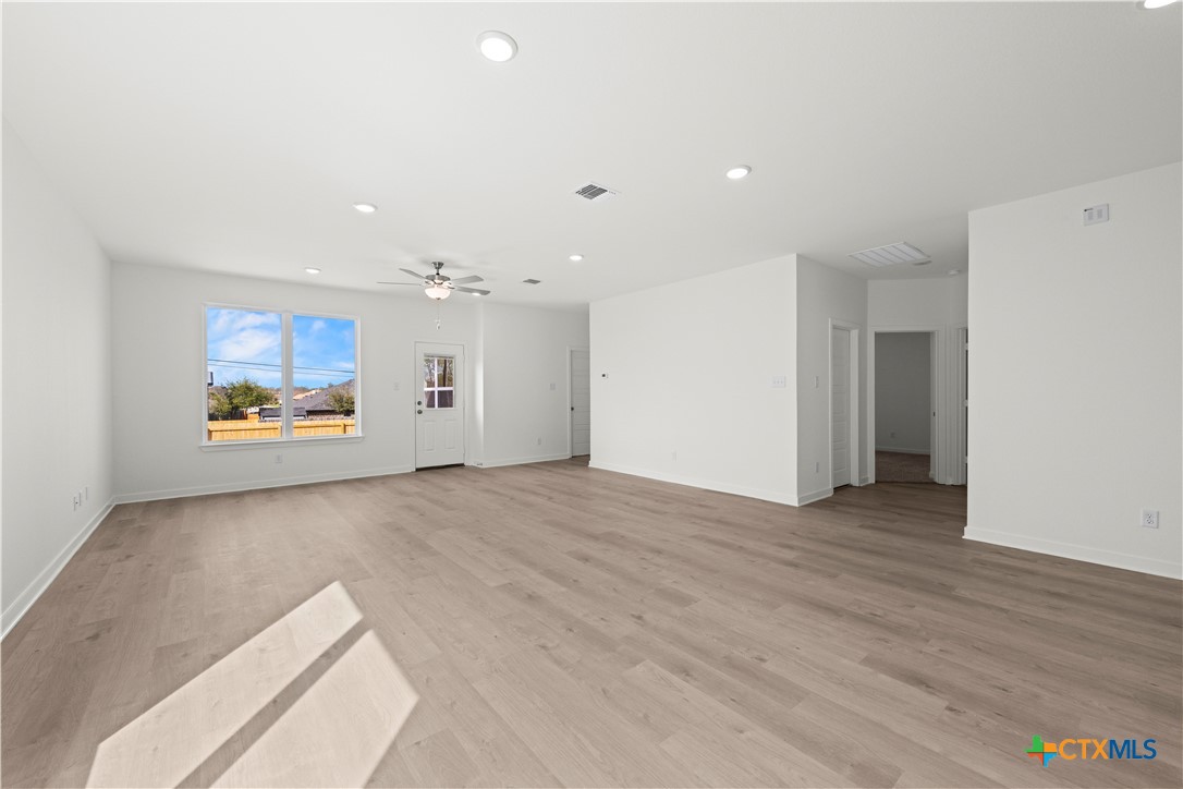 1916 Meridian Loop Property Photo 25