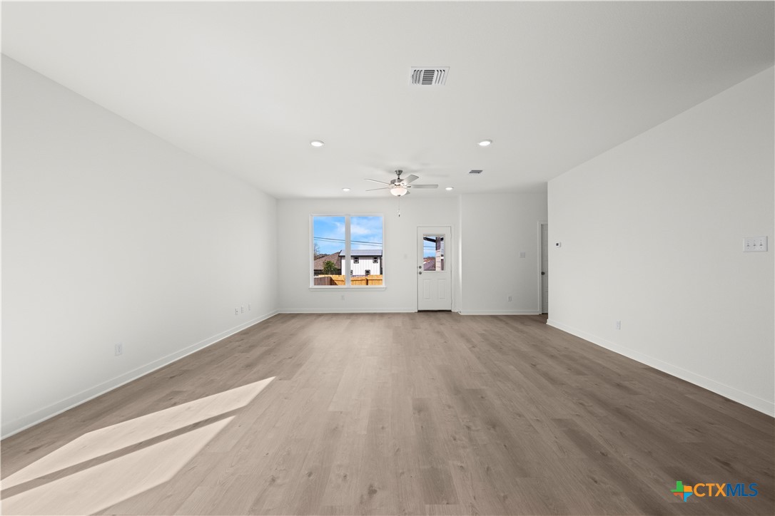 1916 Meridian Loop Property Photo 26